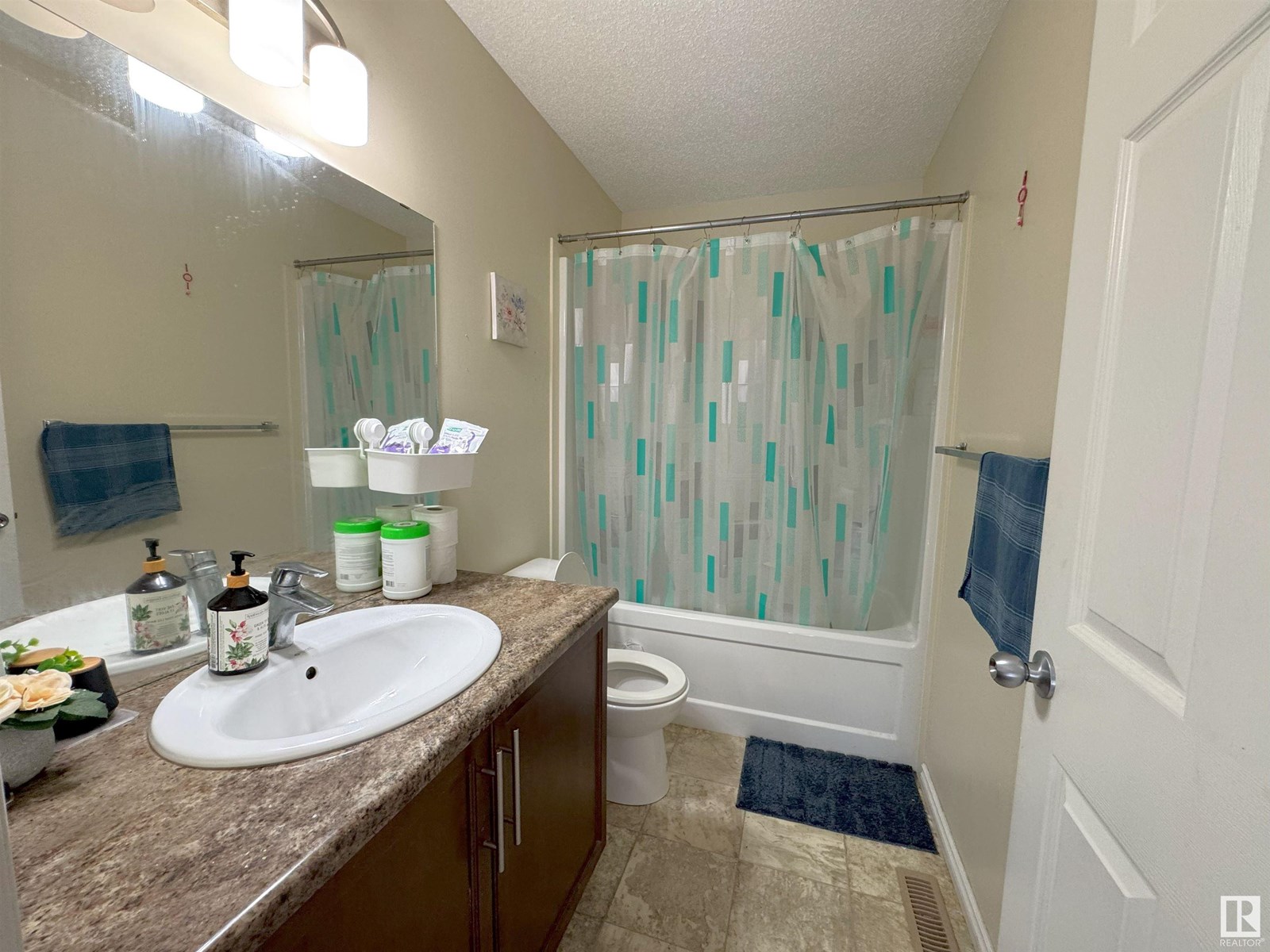 Photo 6 of 2217 22 Av Nw, Edmonton AB