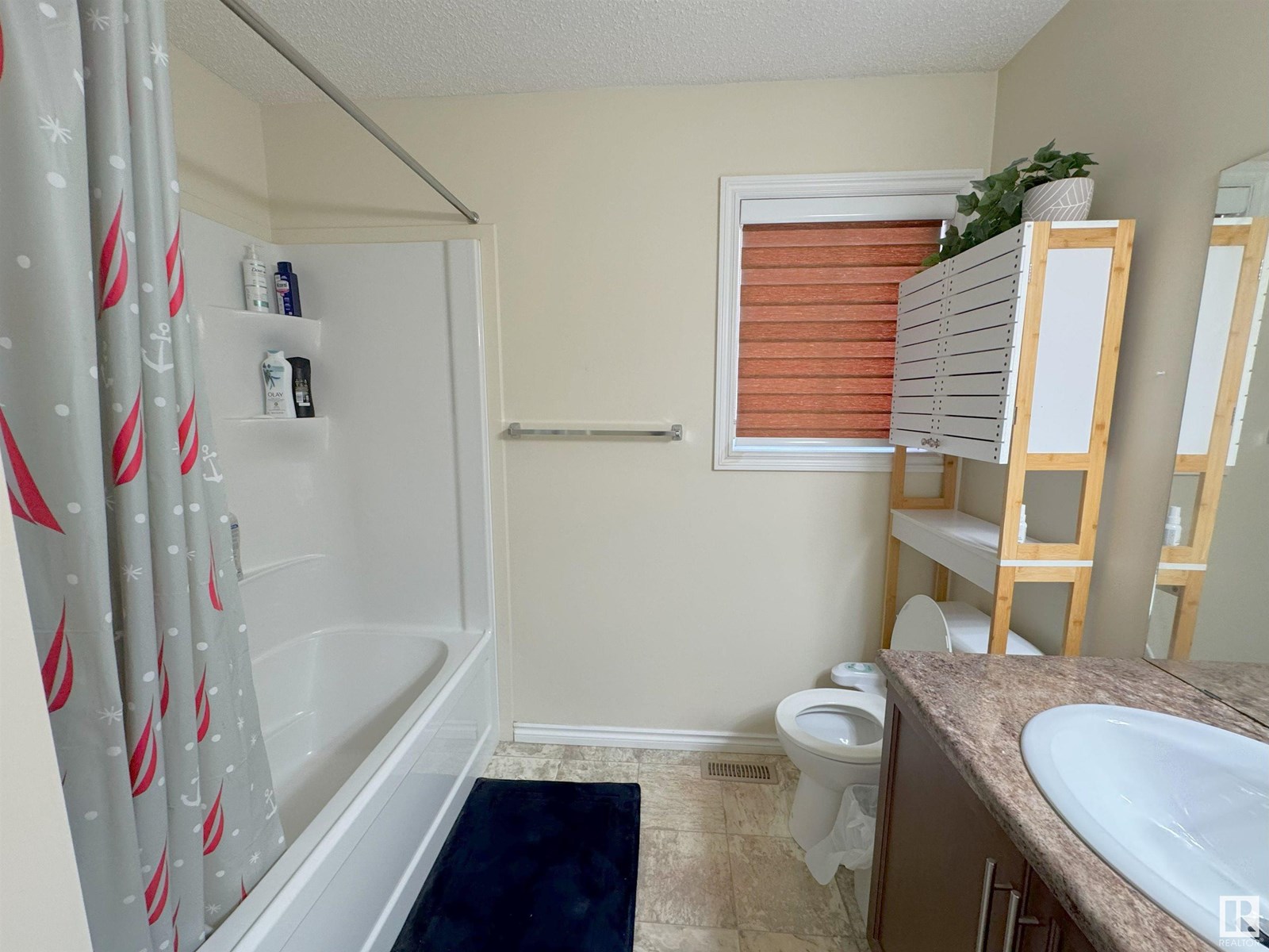 Photo 14 of 2217 22 Av Nw, Edmonton AB