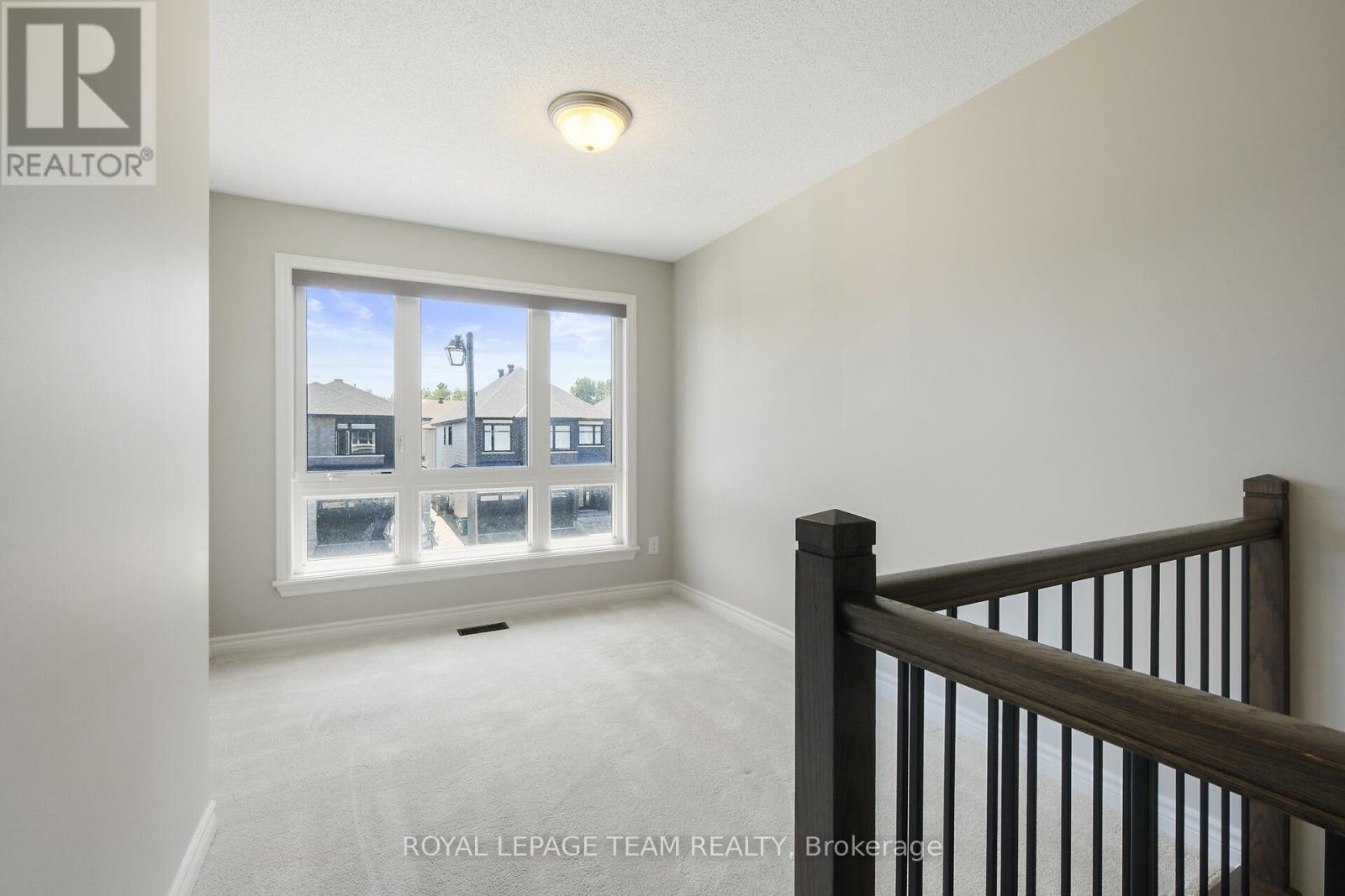 Photo 26 of 273 Shinleaf Crescent, Ottawa ON