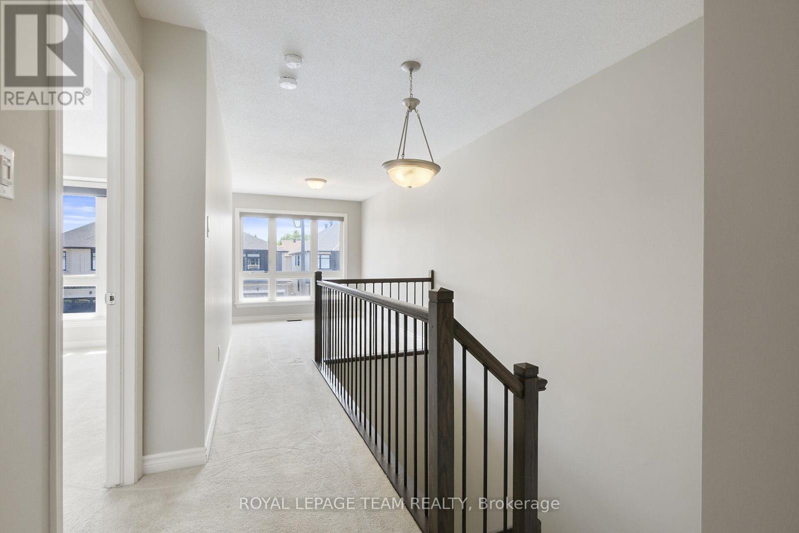 Photo 25 of 273 Shinleaf Crescent, Ottawa ON