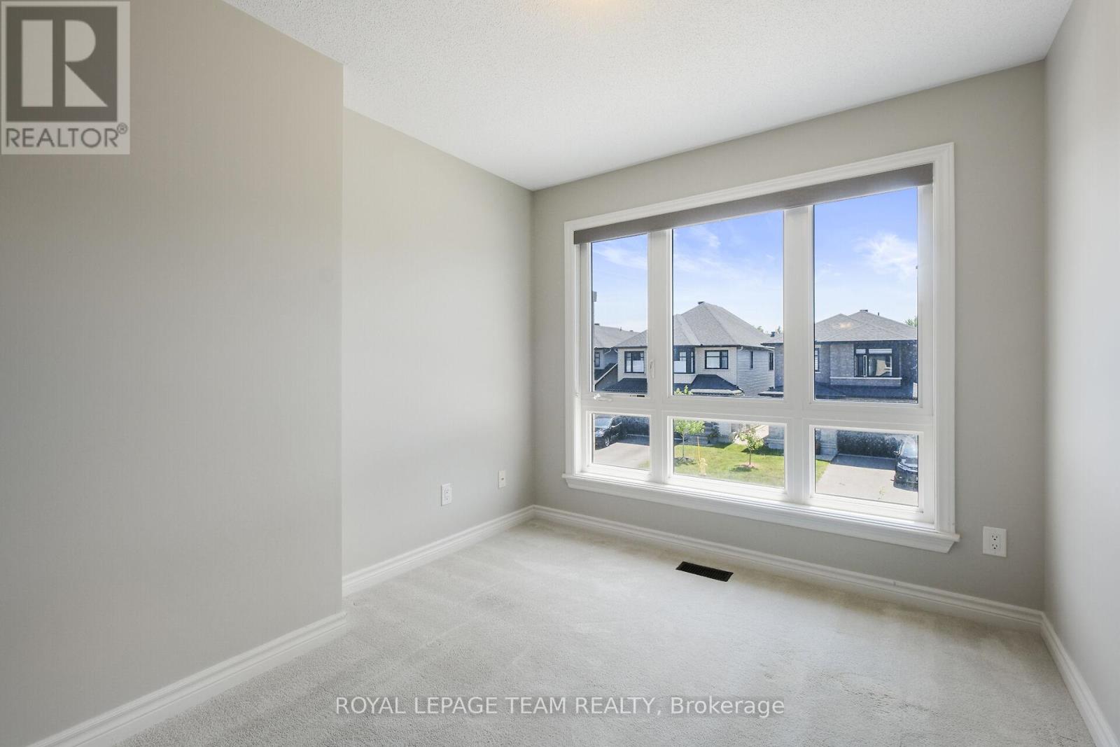 Photo 29 of 273 Shinleaf Crescent, Ottawa ON