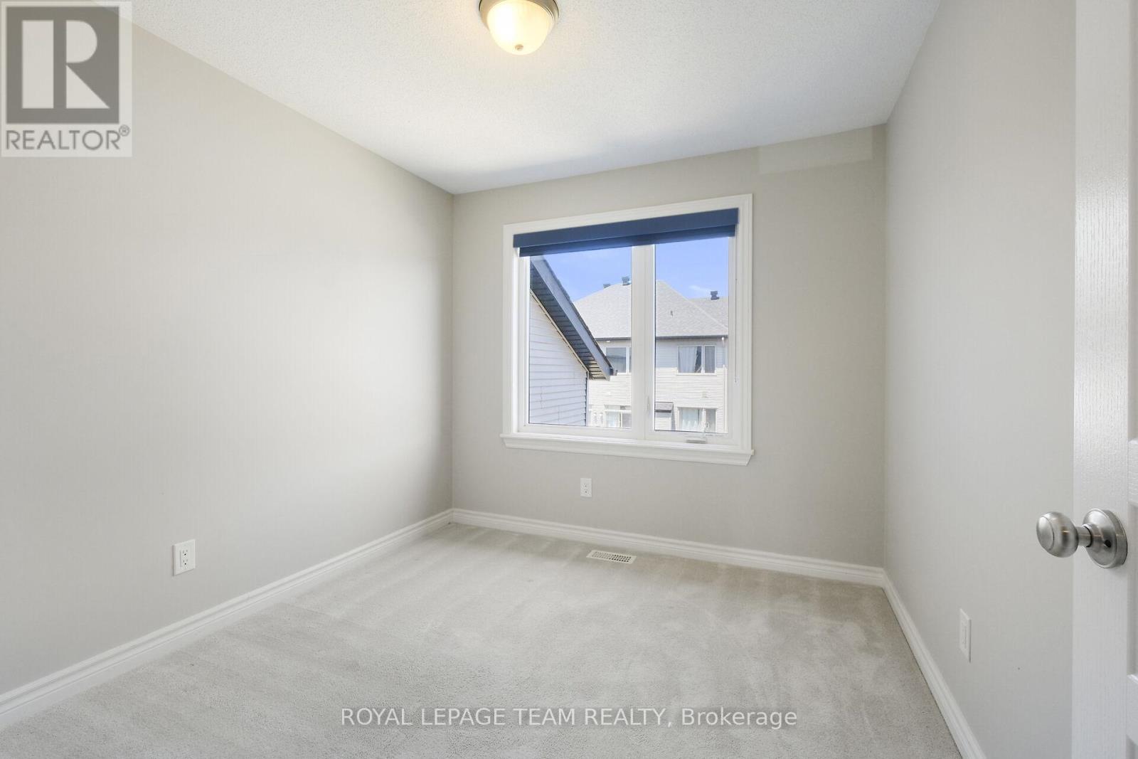 Photo 36 of 273 Shinleaf Crescent, Ottawa ON