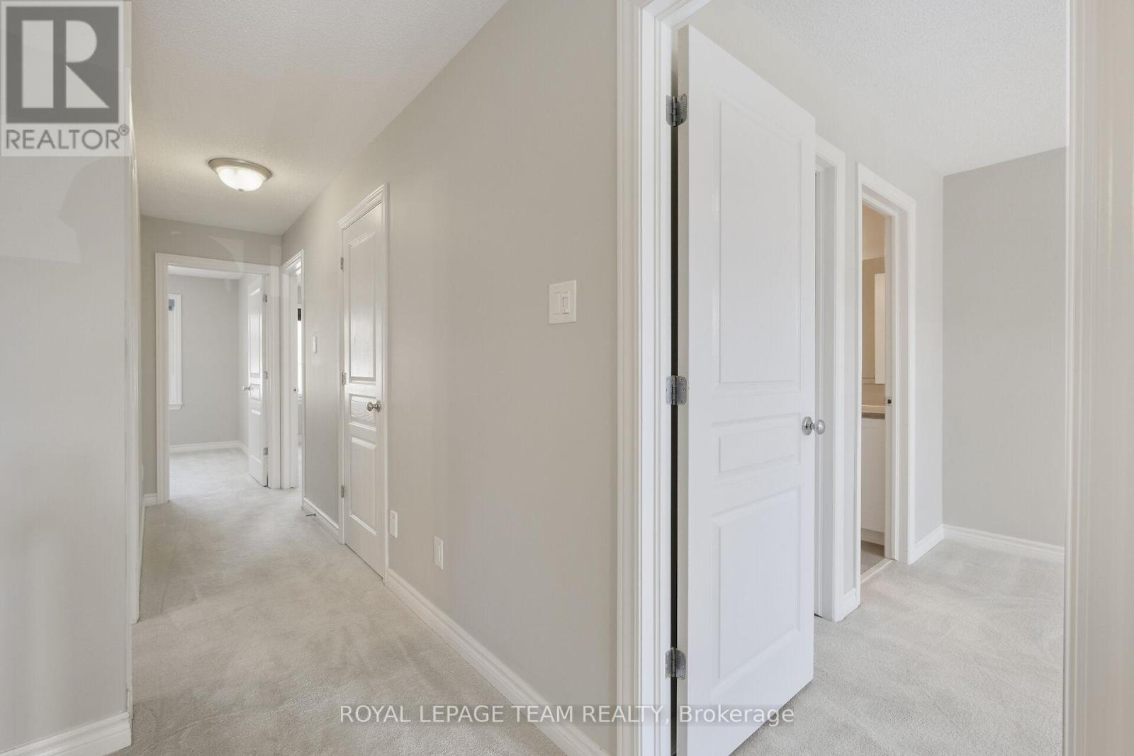 Photo 35 of 273 Shinleaf Crescent, Ottawa ON