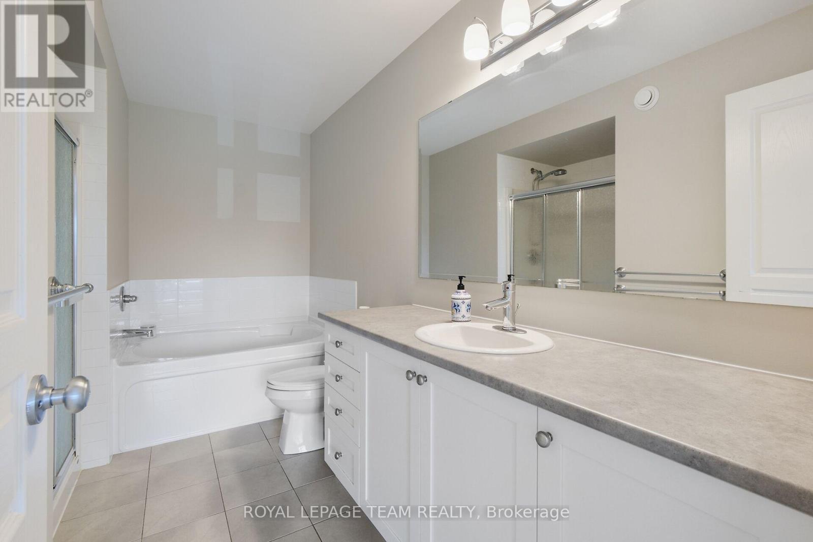 Photo 32 of 273 Shinleaf Crescent, Ottawa ON