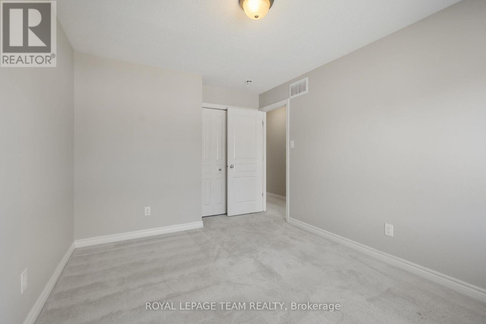 Photo 40 of 273 Shinleaf Crescent, Ottawa ON