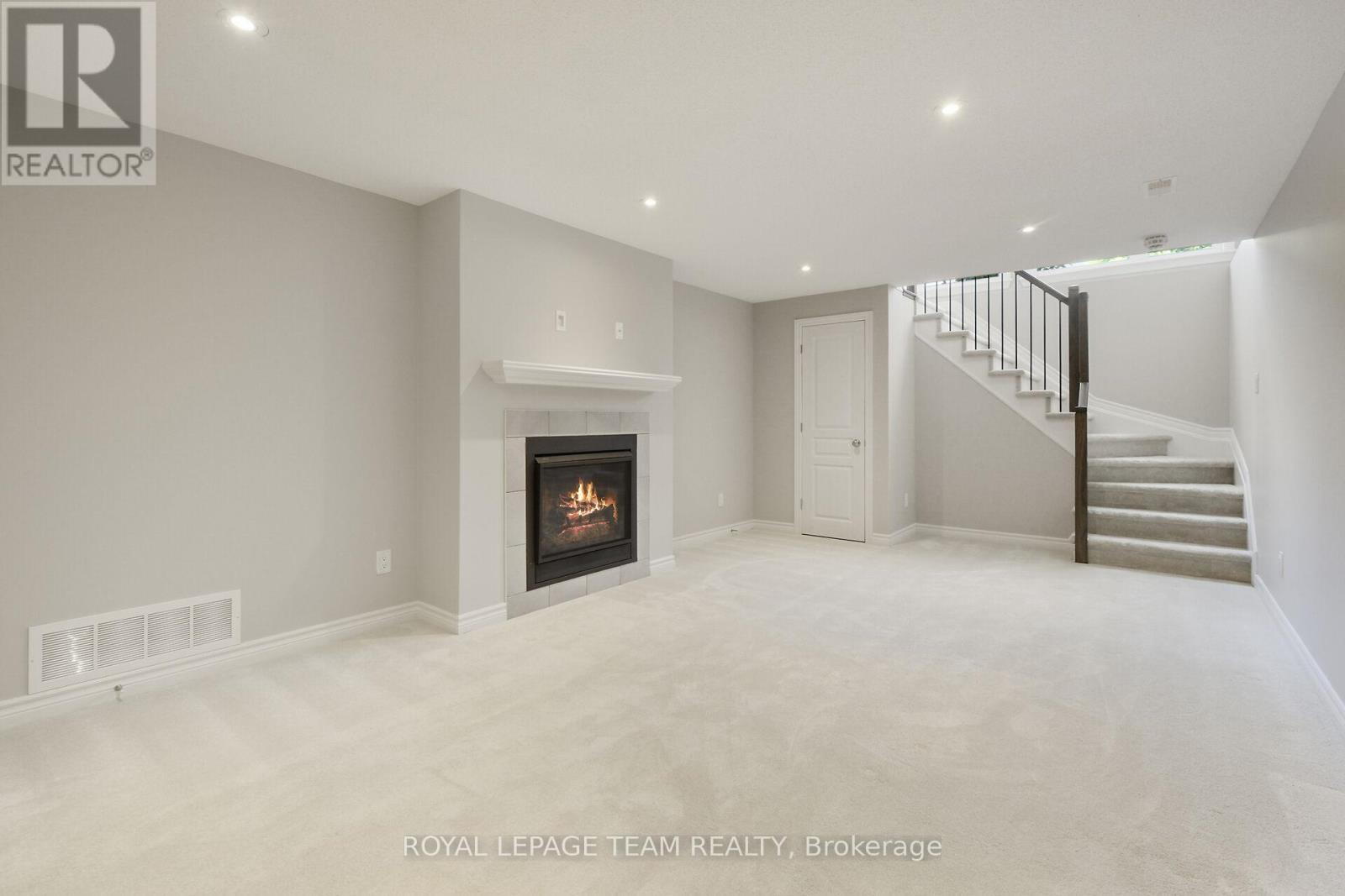 Photo 45 of 273 Shinleaf Crescent, Ottawa ON