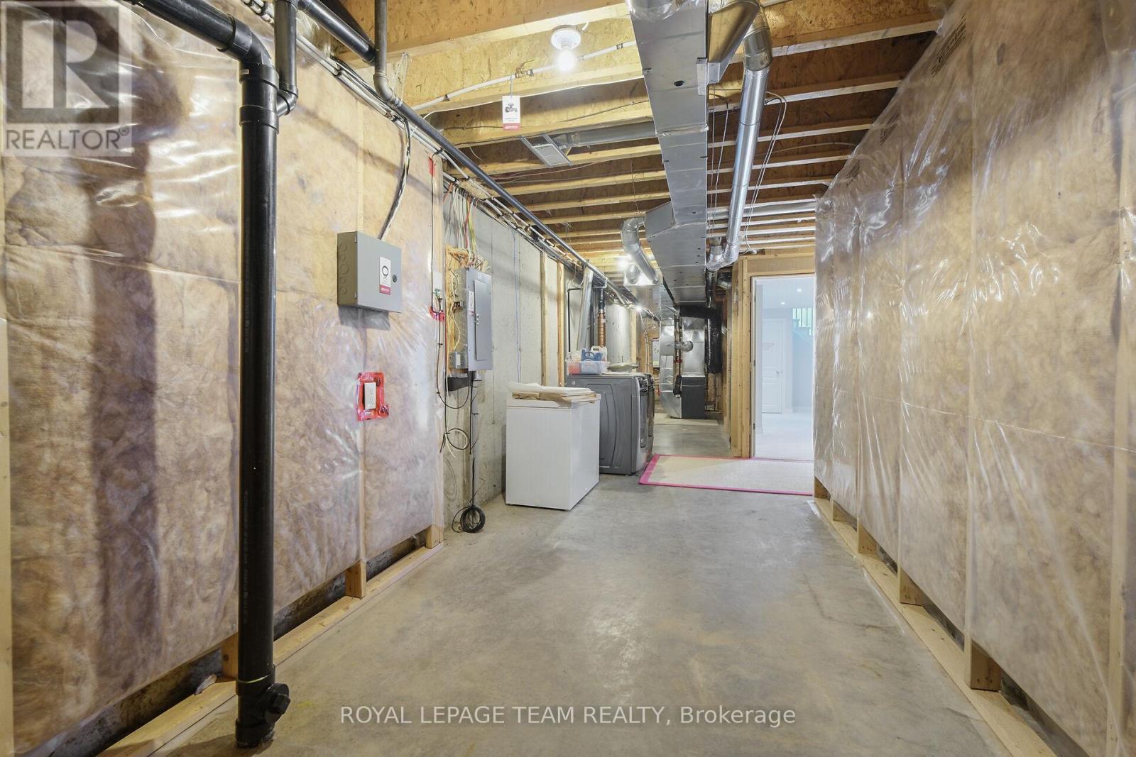 Photo 46 of 273 Shinleaf Crescent, Ottawa ON