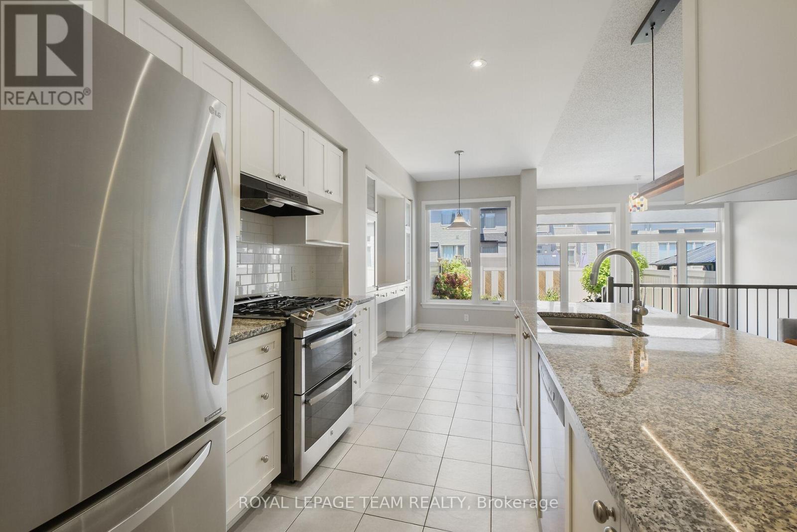 Photo 6 of 273 Shinleaf Crescent, Ottawa ON