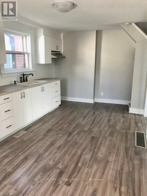 Photo 4 of 647 Gloucester Street N, Cornwall ON