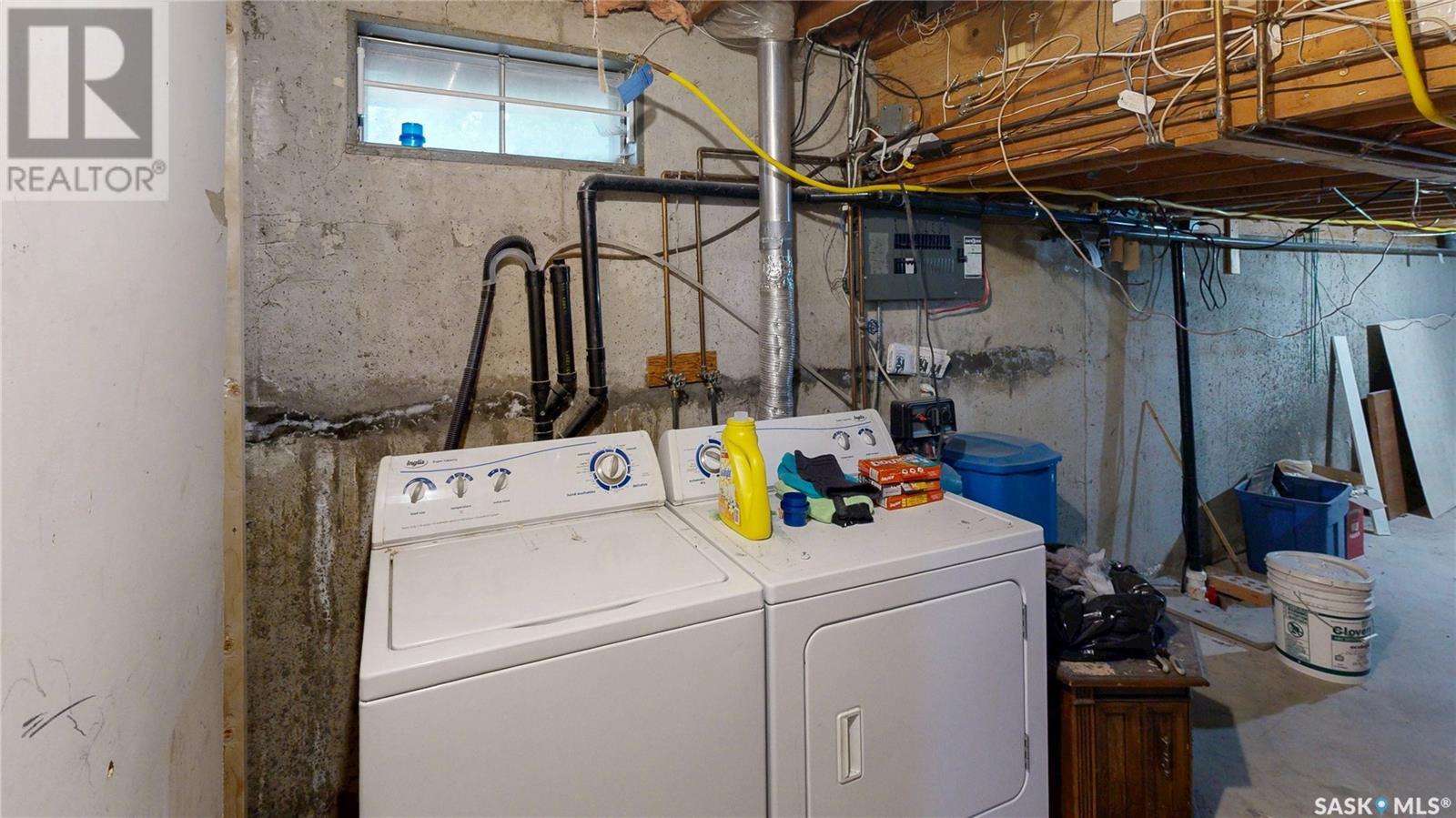 Single Family House 2 Level for Sale in  Habkirk DRIVE Regina 