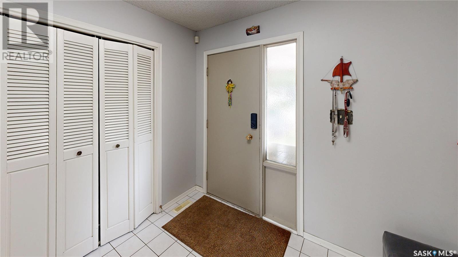 Single Family House 2 Level for Sale in  Habkirk DRIVE Regina 