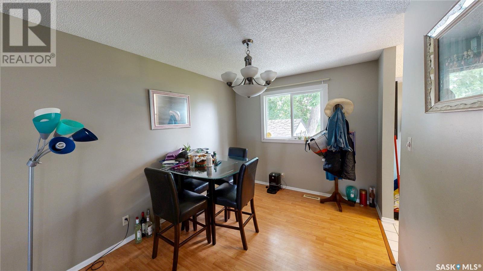 Single Family House 2 Level for Sale in  Habkirk DRIVE Regina 