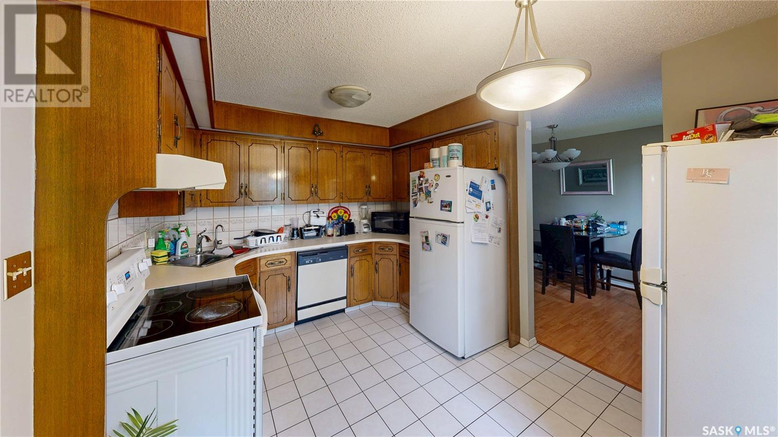 Single Family House 2 Level for Sale in  Habkirk DRIVE Regina 