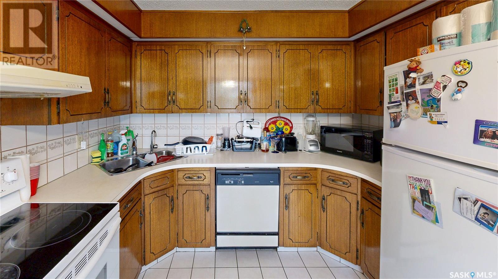 Single Family House 2 Level for Sale in  Habkirk DRIVE Regina 