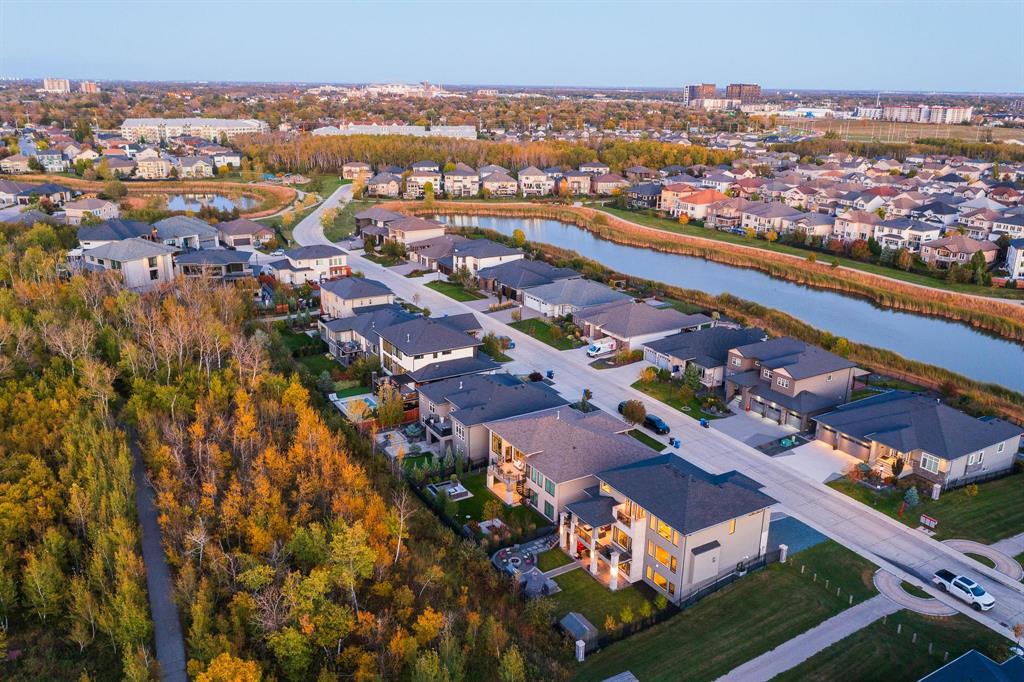 Photo 4 of 137 Highland Creek Road, Winnipeg MB