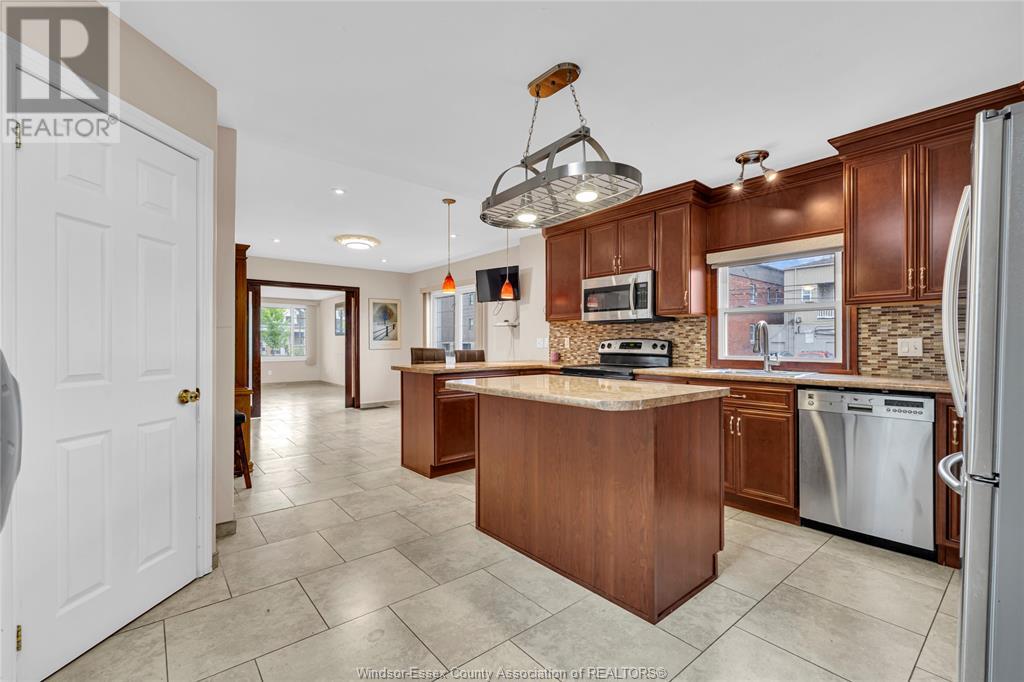 Photo 4 of 1036 Marentette Avenue, Windsor ON