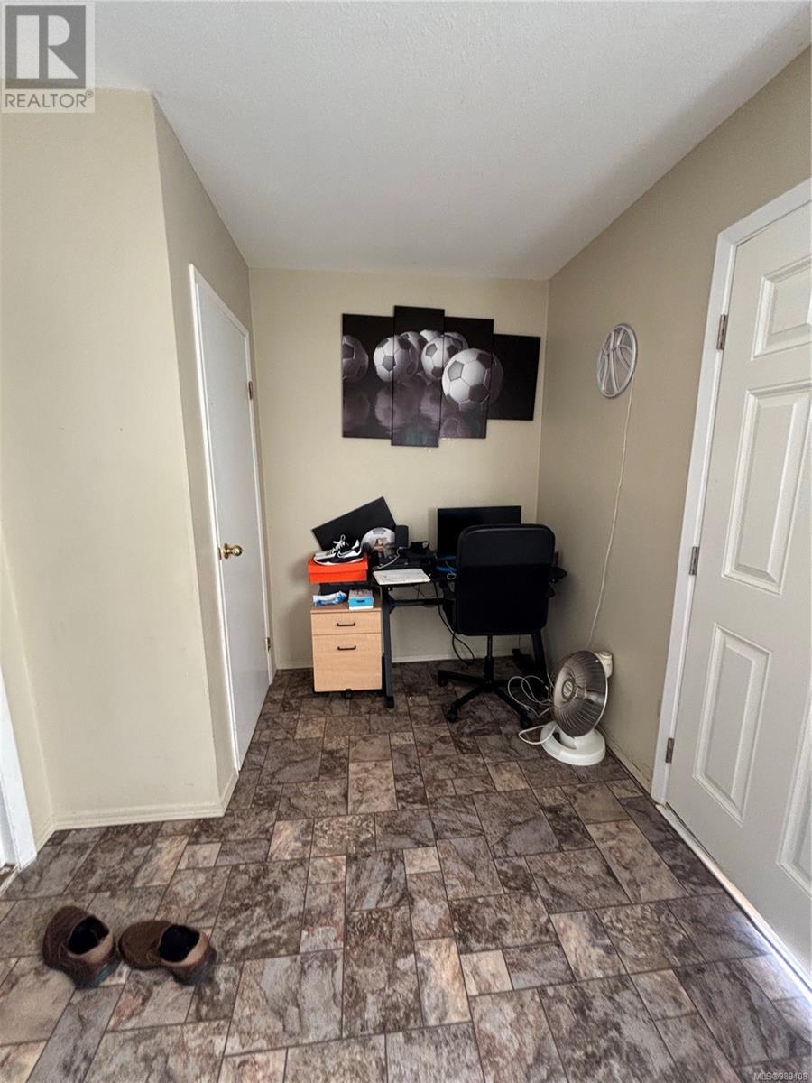 501 7th Ave, Campbell River real estate listing 989408
