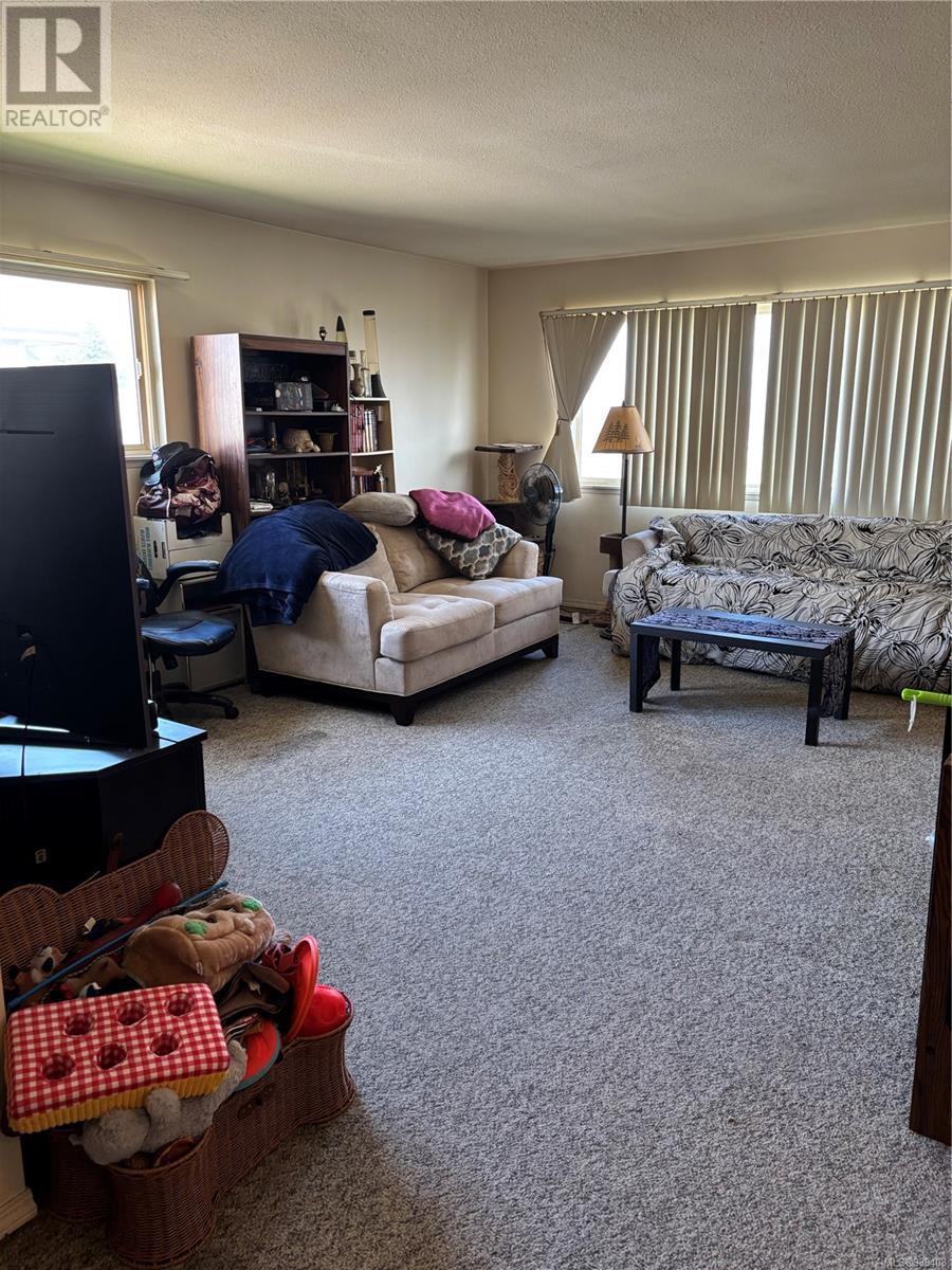 501 7th Ave, Campbell River real estate listing 989408