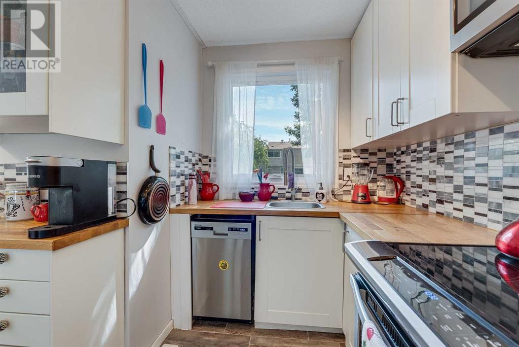 Single Family House for Sale in    Street NE Pineridge Calgary 