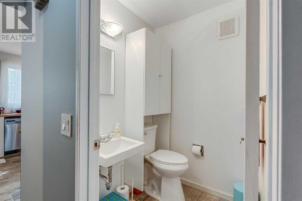 Single Family House for Sale in    Street NE Pineridge Calgary 