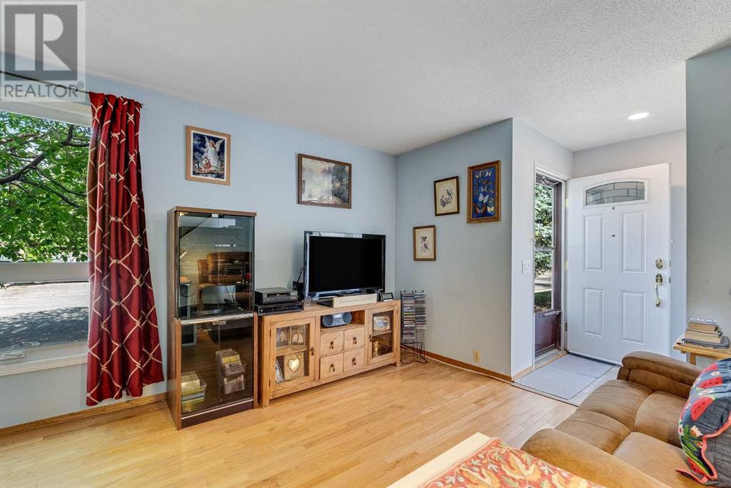 Single Family House for Sale in    Street NE Pineridge Calgary 
