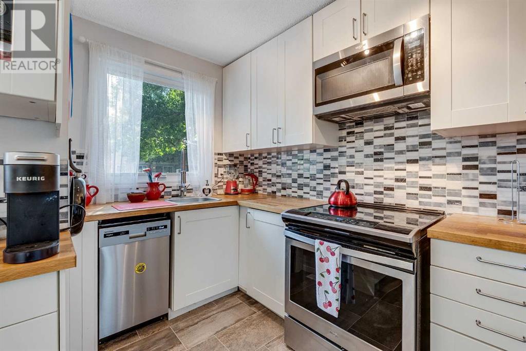 Single Family House for Sale in    Street NE Pineridge Calgary 