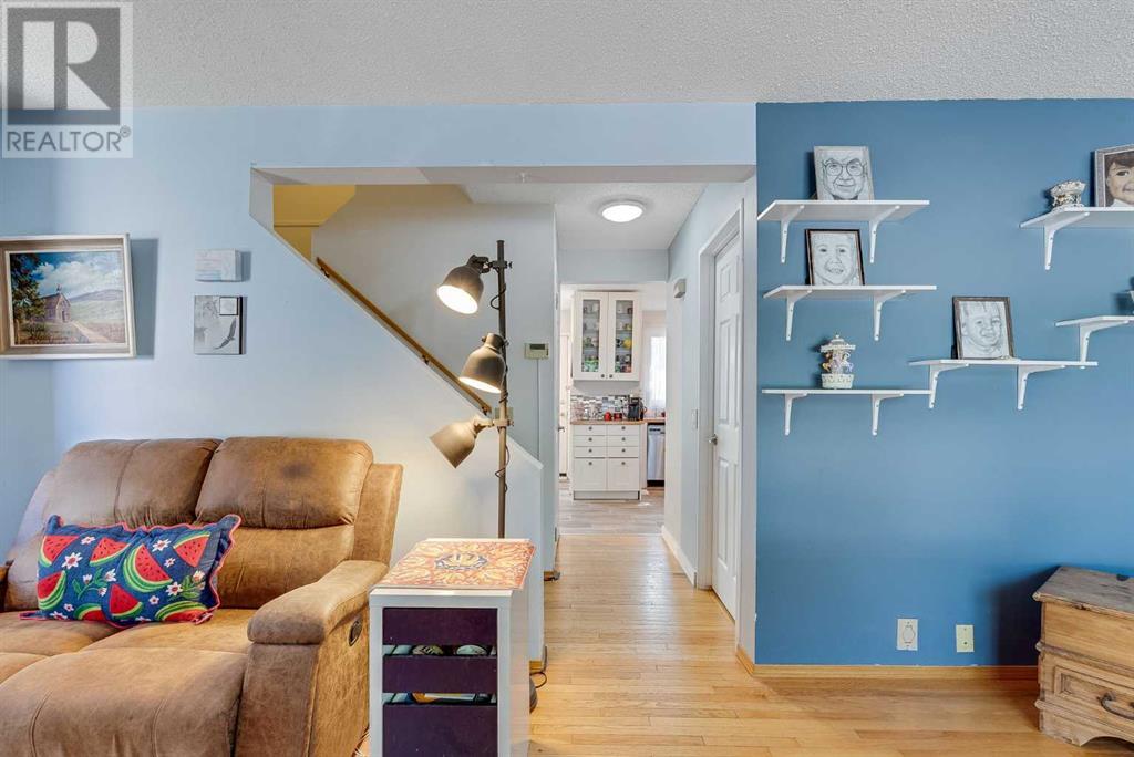 Single Family House for Sale in    Street NE Pineridge Calgary 
