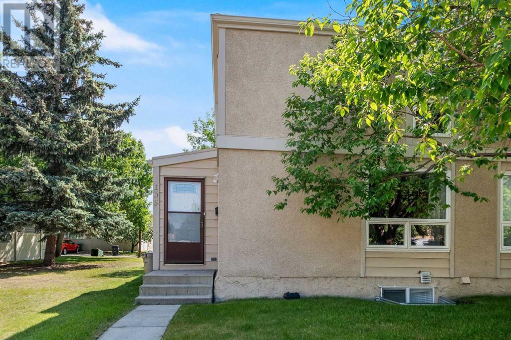 Single Family House for Sale in    Street NE Pineridge Calgary 