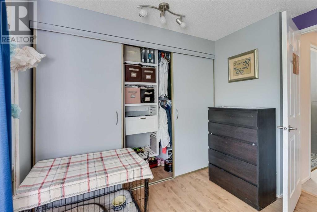 Single Family House for Sale in    Street NE Pineridge Calgary 
