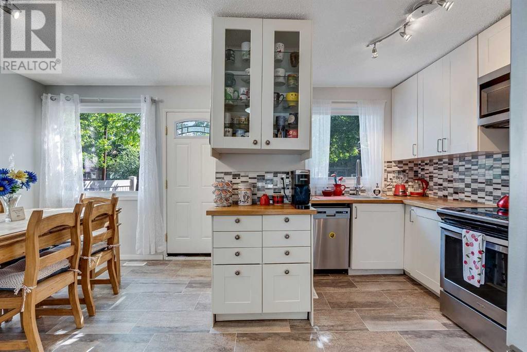 Single Family House for Sale in    Street NE Pineridge Calgary 