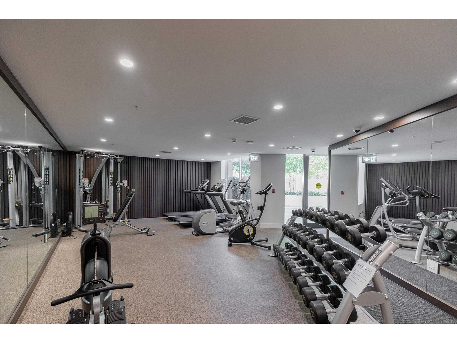 PH5 1439 GEORGE STREET, White Rock real estate listing R2950854