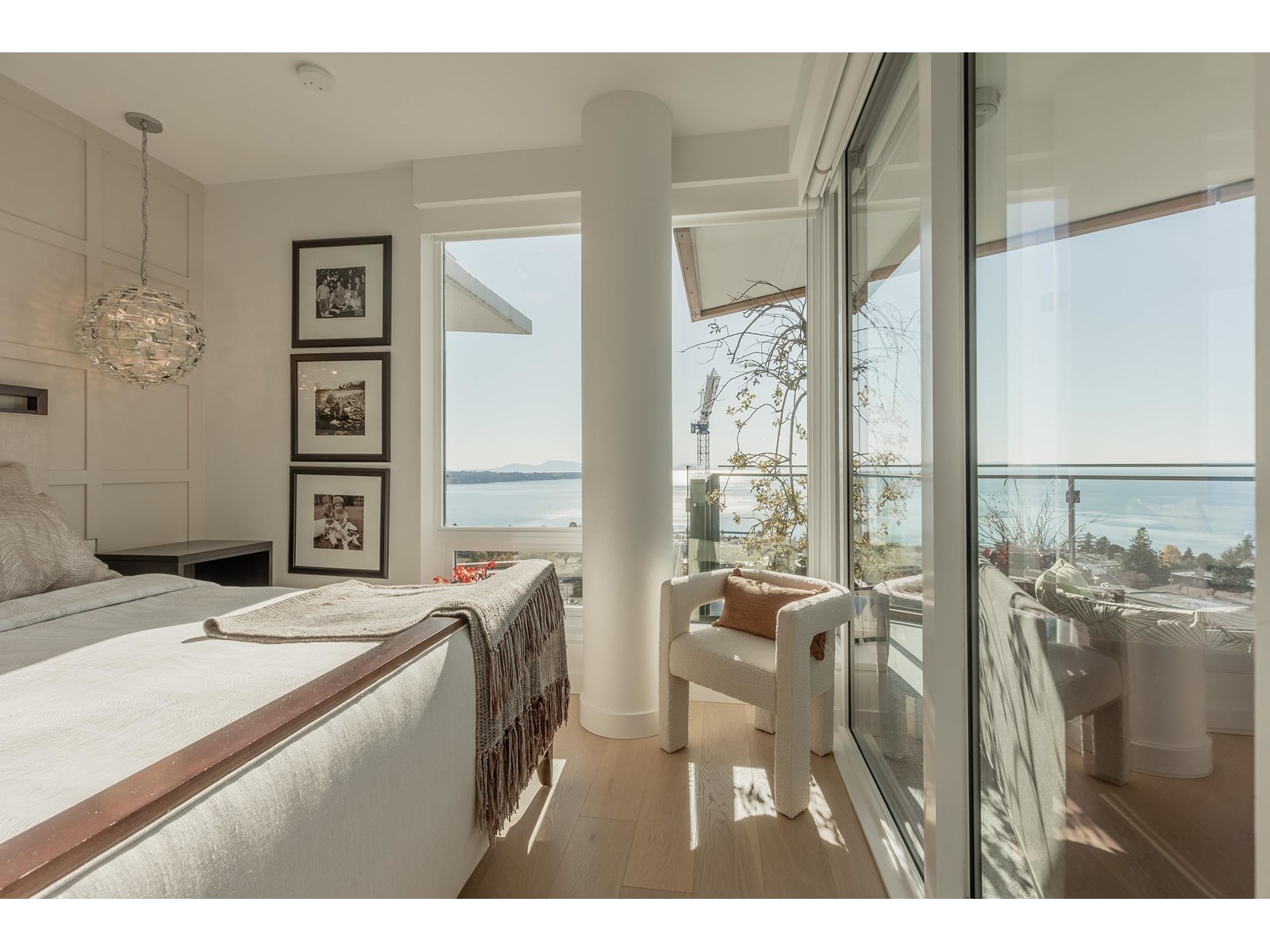 PH5 1439 GEORGE STREET, White Rock real estate listing R2950854