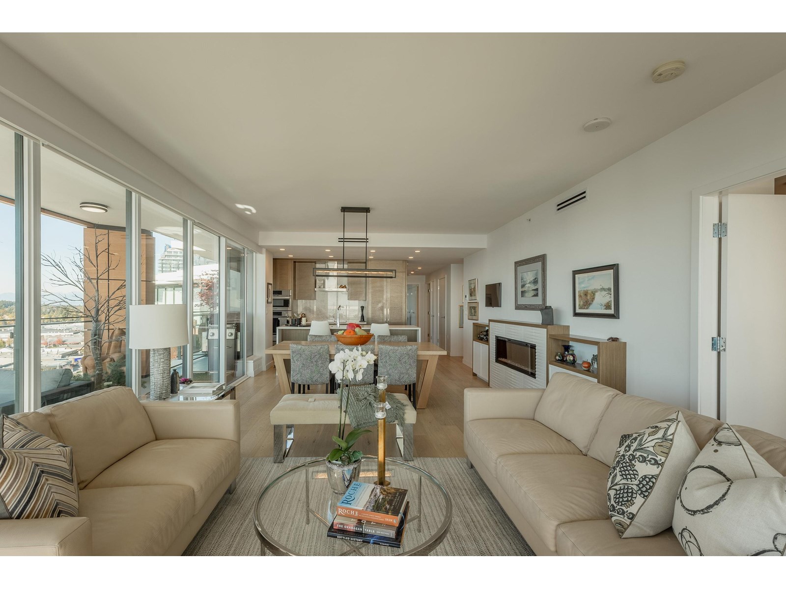 PH5 1439 GEORGE STREET, White Rock real estate listing R2950854