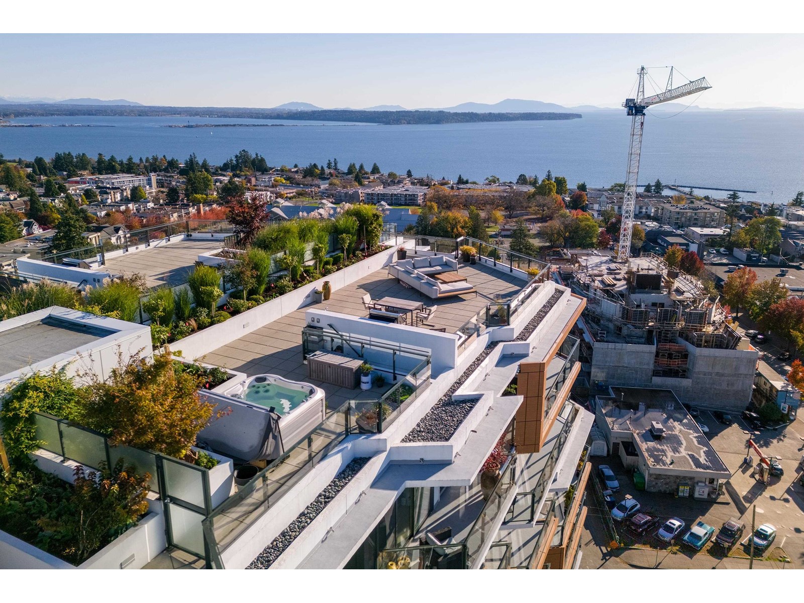 PH5 1439 GEORGE STREET, White Rock real estate listing R2950854