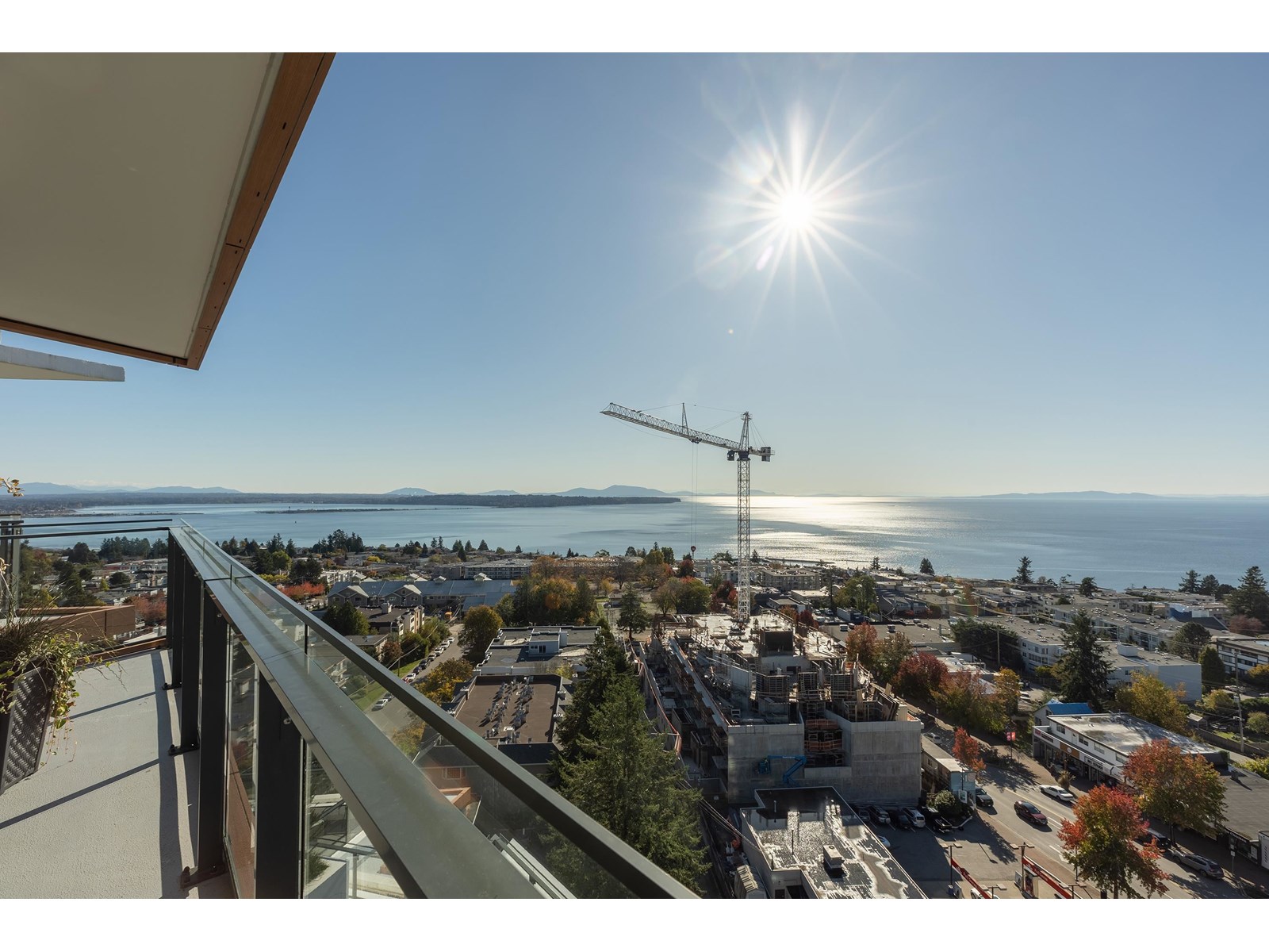 PH5 1439 GEORGE STREET, White Rock real estate listing R2950854