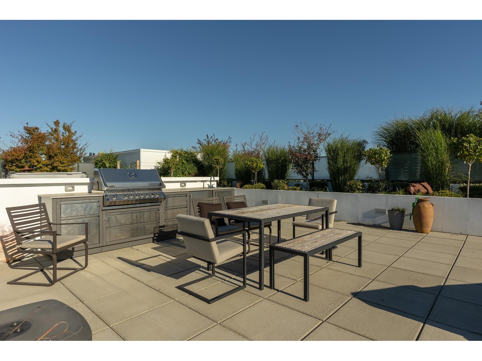 PH5 1439 GEORGE STREET, White Rock real estate listing R2950854