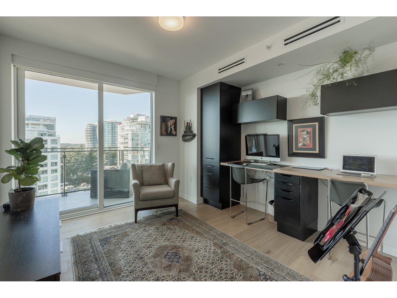 PH5 1439 GEORGE STREET, White Rock real estate listing R2950854