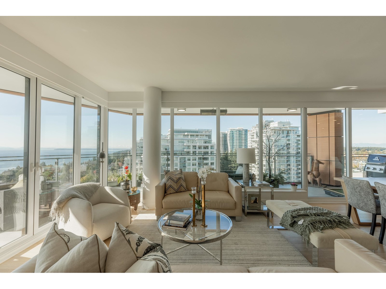PH5 1439 GEORGE STREET, White Rock real estate listing R2950854