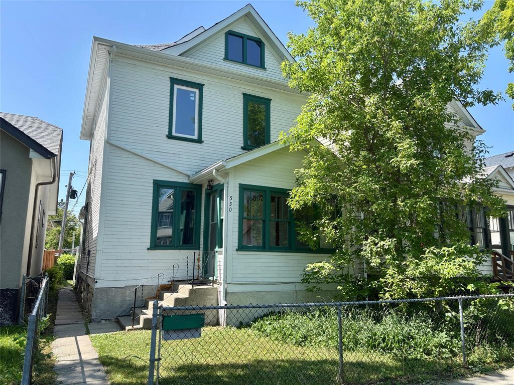 Photo 8 of 550 St Johns Avenue, Winnipeg MB