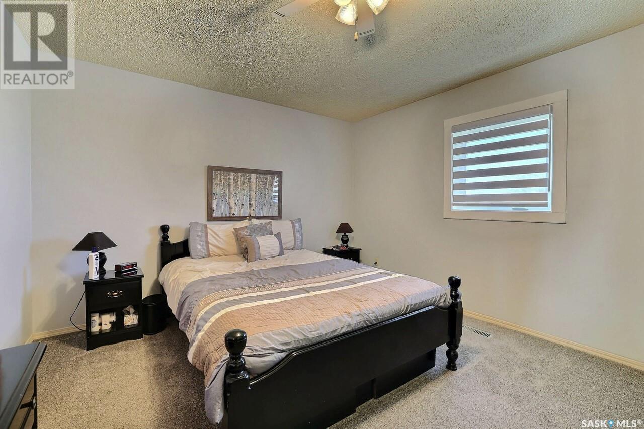 Photo 12 of 1214 Butterfield Crescent N, Regina SK