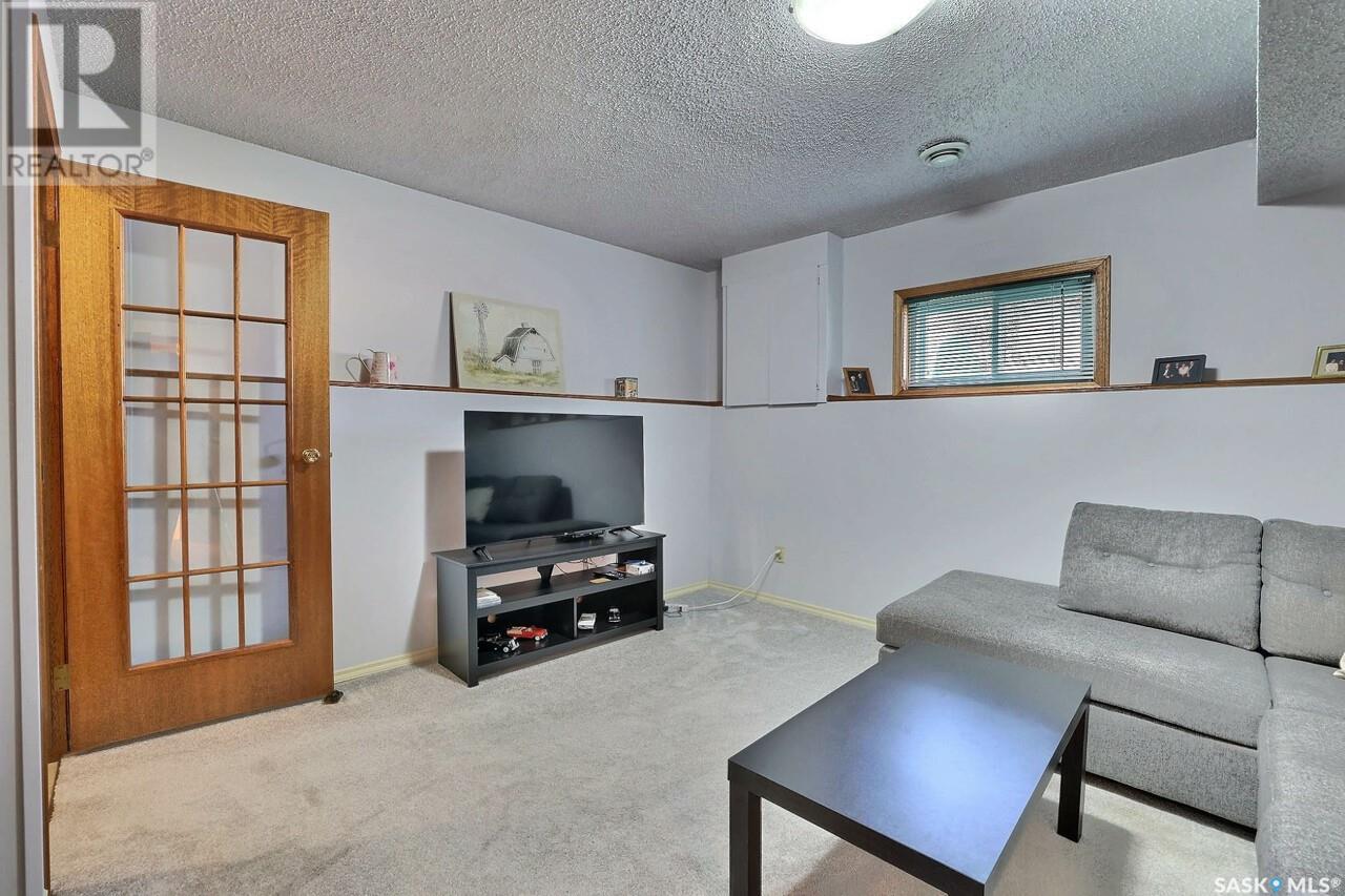 Photo 19 of 1214 Butterfield Crescent N, Regina SK