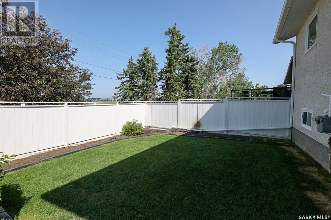 Photo 29 of 1214 Butterfield Crescent N, Regina SK