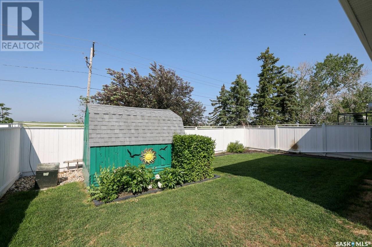 Photo 30 of 1214 Butterfield Crescent N, Regina SK