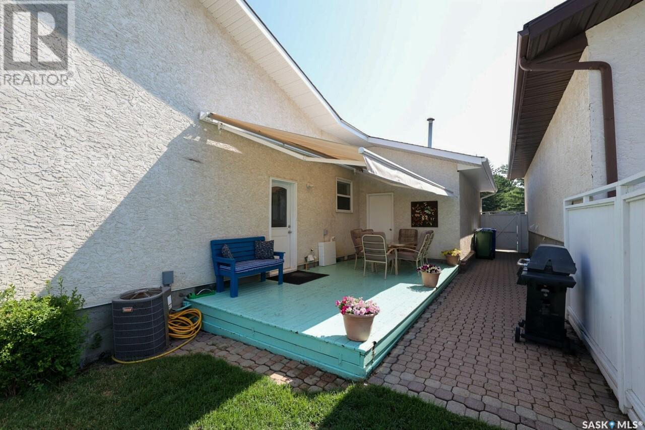 Photo 33 of 1214 Butterfield Crescent N, Regina SK