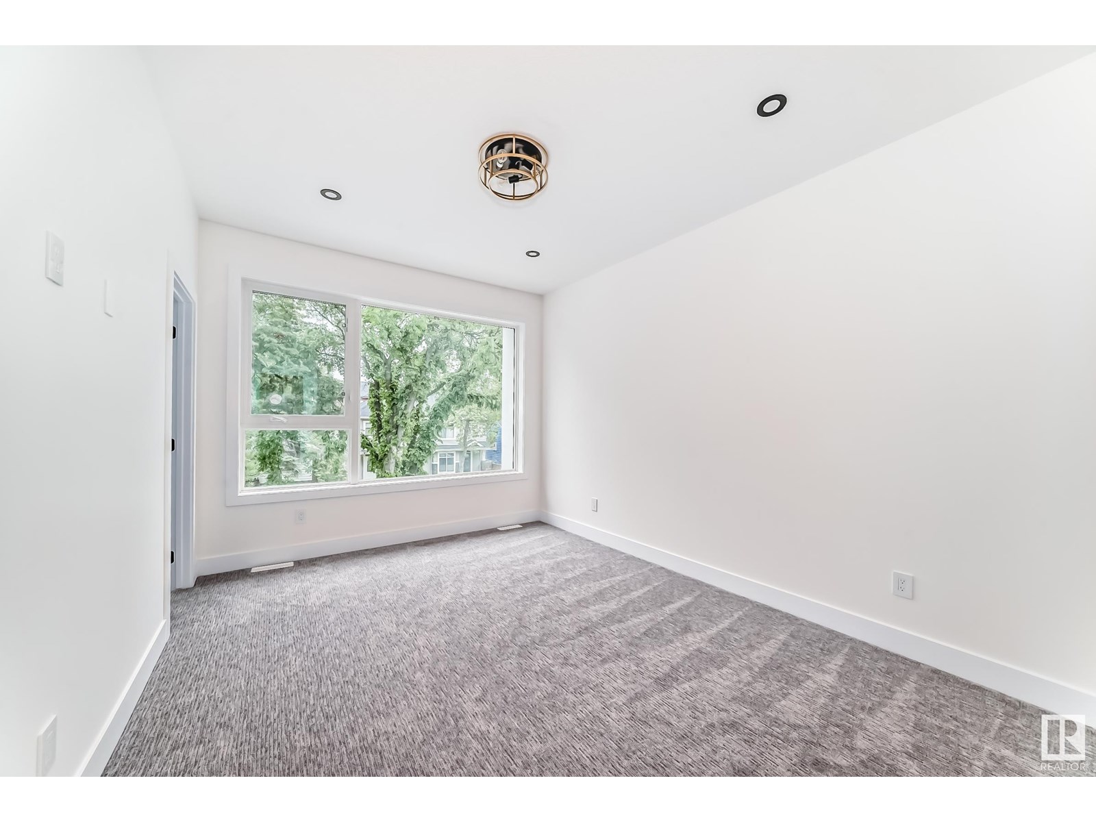 Photo 28 of 11442 125 St Nw, Edmonton AB