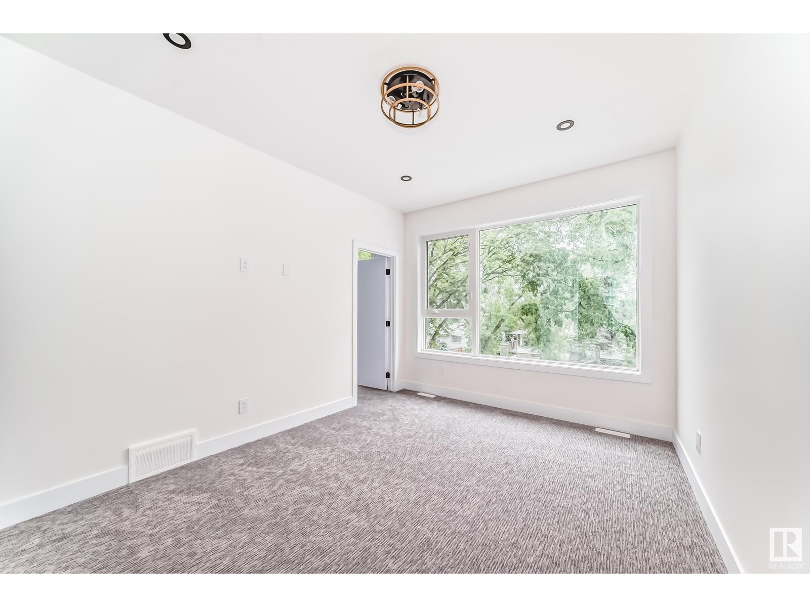 Photo 29 of 11442 125 St Nw, Edmonton AB