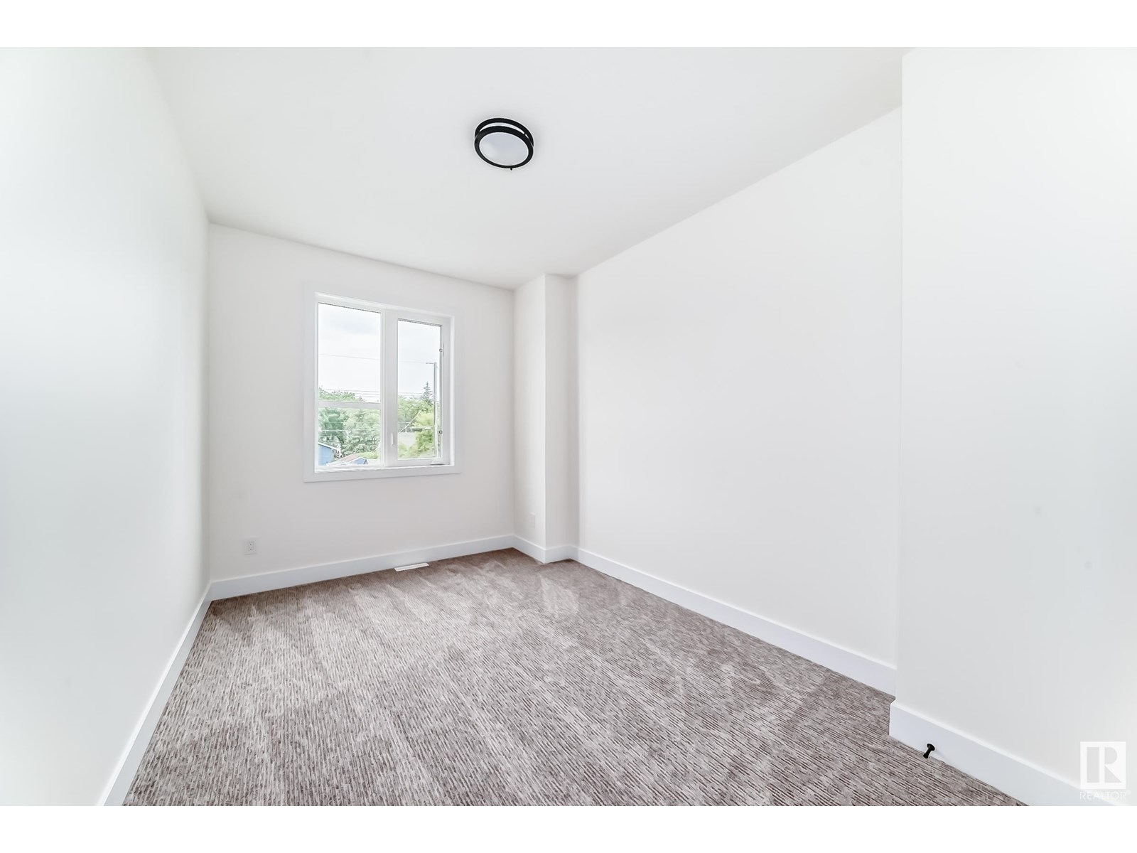 Photo 37 of 11442 125 St Nw, Edmonton AB