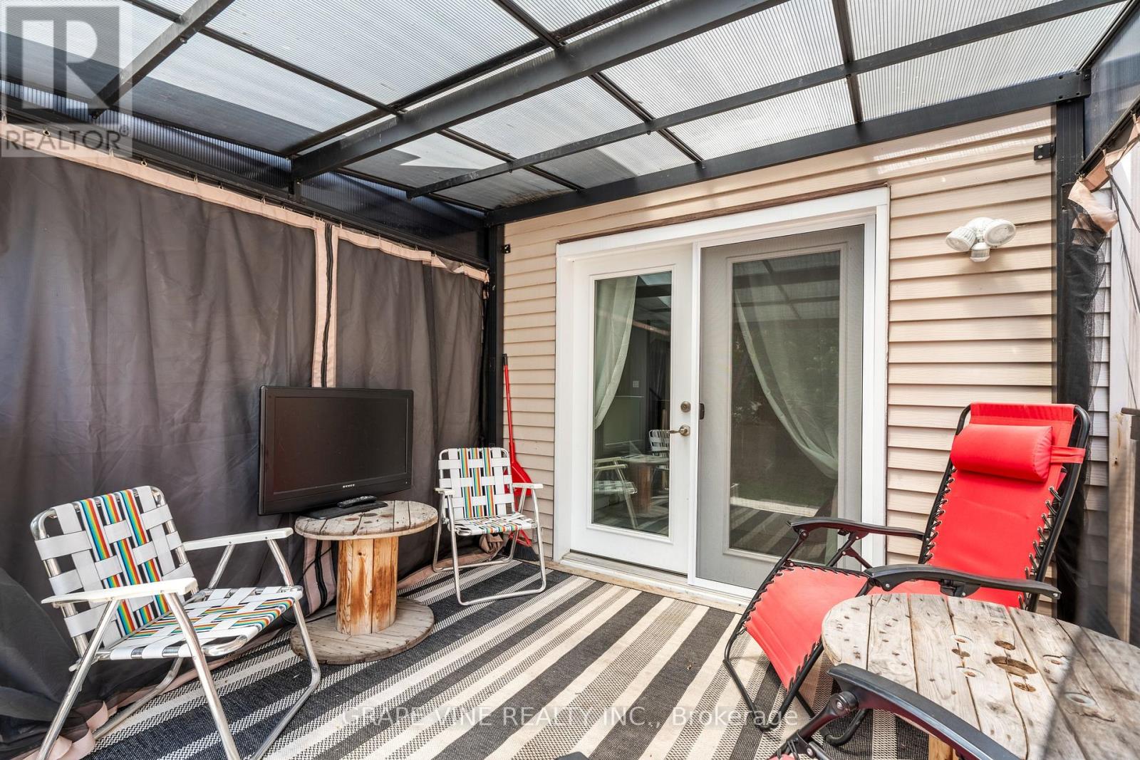 Photo 3 of 32 Acklam Terrace, Ottawa ON