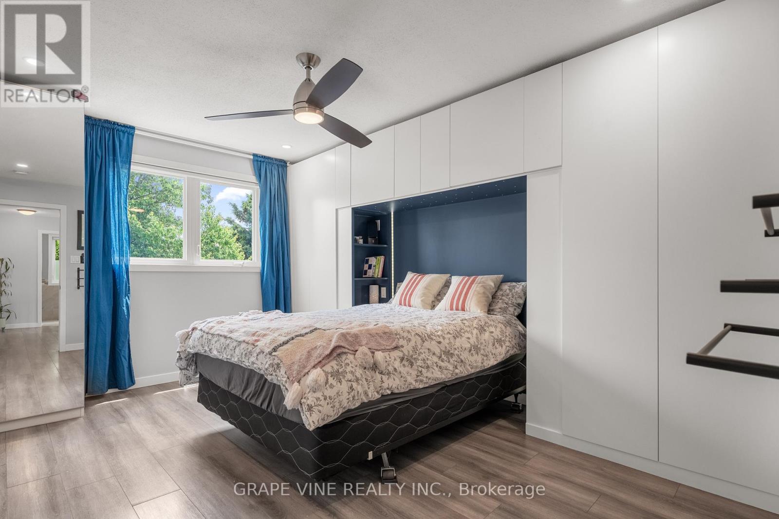 Photo 12 of 32 Acklam Terrace, Ottawa ON