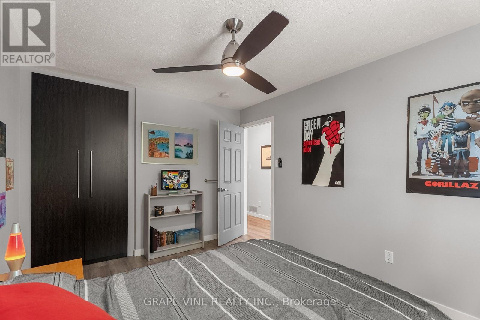 Photo 9 of 32 Acklam Terrace, Ottawa ON